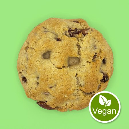 cookie vegano con mandorle, uvetta sultanina e cannella